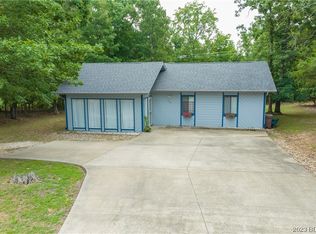 648 Cherokee Rd, Lake Ozark, MO 65049