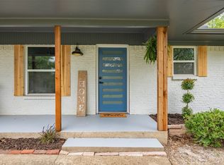 805 Country Club Rd, Ennis, TX 75119