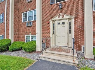 27-1 Arlington Rd #2, Woburn, MA 01801