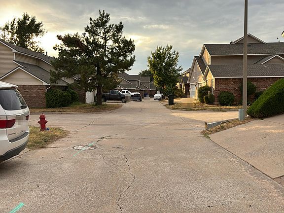 4th image of 871 Rambling Oaks Dr