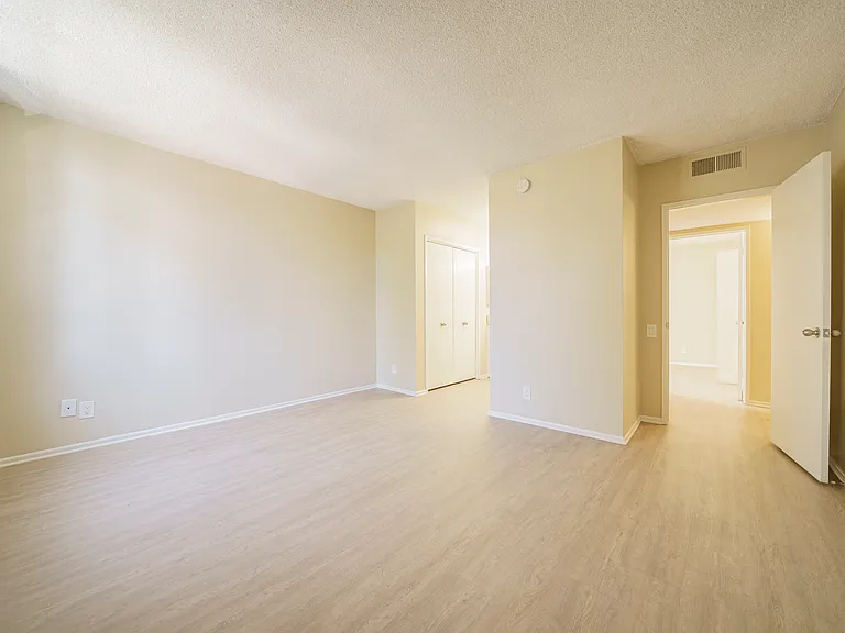 2 Bedroom Unit - Main Bedroom