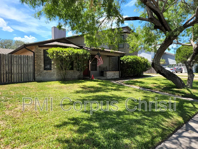4133 River Hill Dr — Photo 2