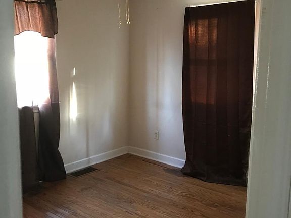 3rd image of 602 17th St NW #House
