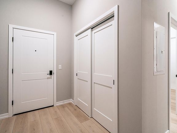 2nd image of 719 Dickinson St #1B