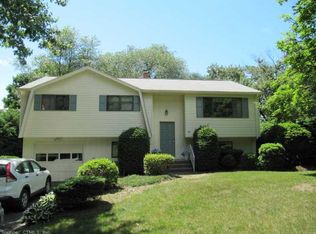 60 Hartz Ln, East Hartford, CT 06118
