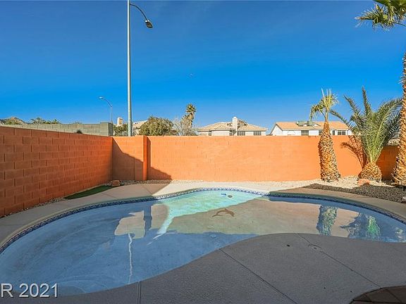 3rd image of 9164 Bucksprings Dr