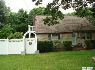1016 Cassel Ave, Bay Shore, NY 11706
