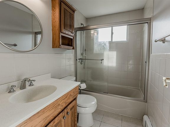 Full Bath with tub