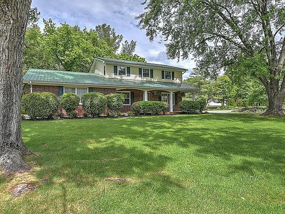 2nd image of 3313 Martindale Dr