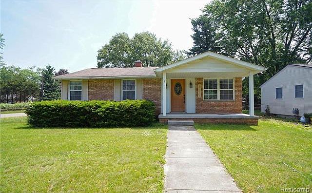 1st image of 2366 Woodlawn St