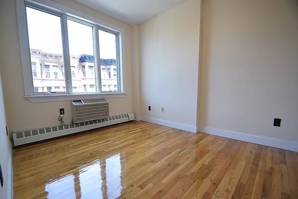 Rented by Urban Realty NYC | media 1