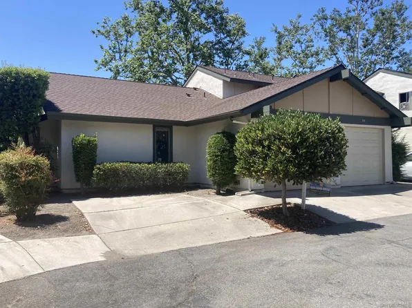 530 Smoketree Gln, Escondido, CA 92026