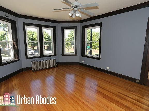 3rd image of 1415 W Hutchinson St #First