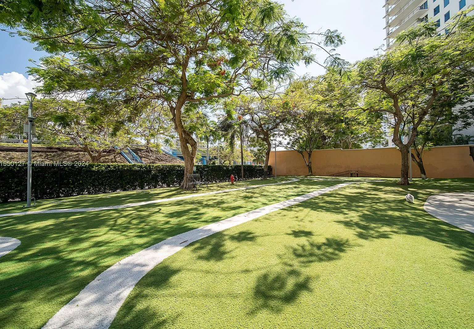 10 SW South River Dr — Photo 4