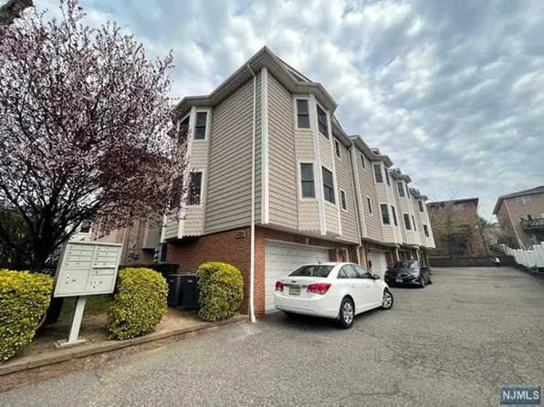 460 Grand Ave APT C, Palisades Park, NJ 07650