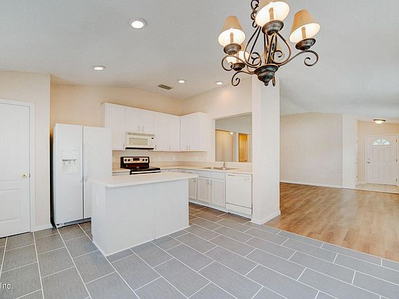 5th image of 346 Van Gogh Cir