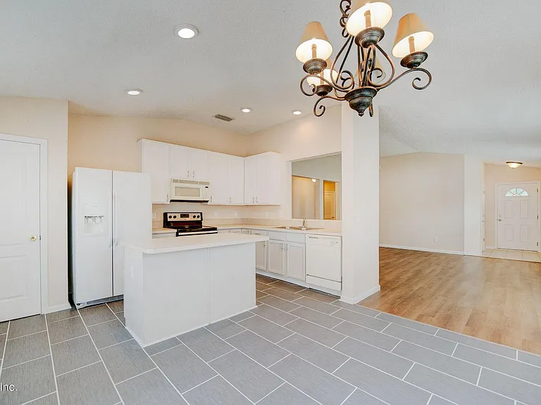 346 Van Gogh Cir — Photo 5