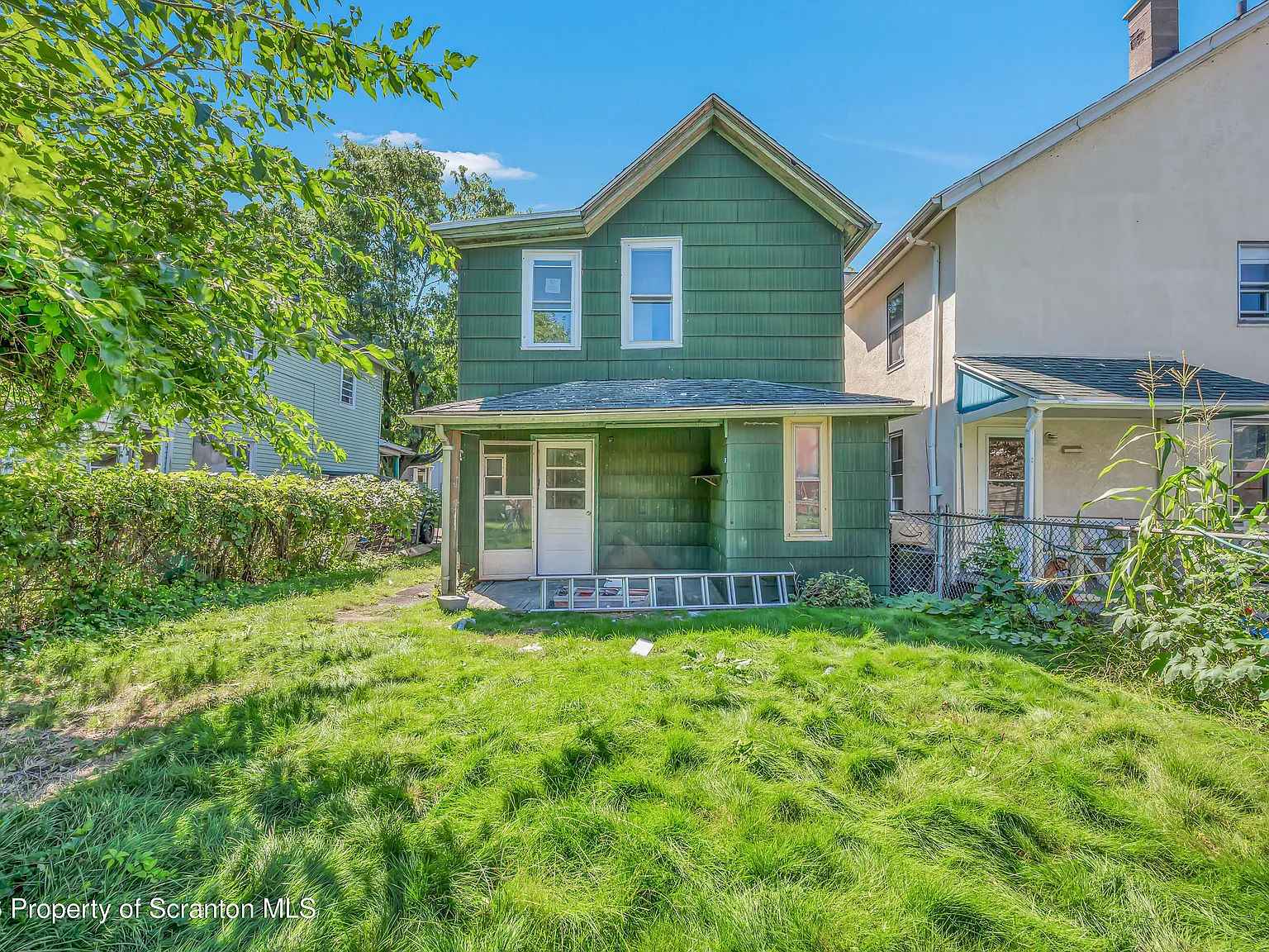 3 bed, 1.0 bath, 1398 sqft, $1,650 — Photo 3