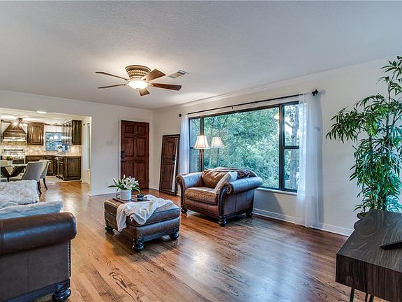 5th image of 3026 W Jefferson Blvd