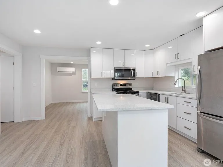 4656 Bay Rd — Photo 11