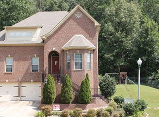 212 Castlehill Dr, Vestavia, AL 35226