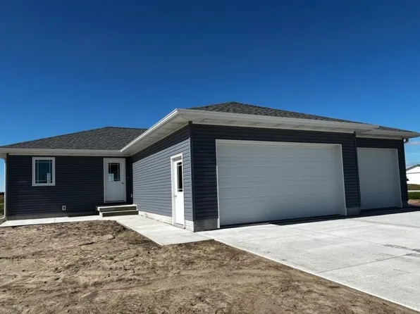 805 B Ave, Axtell, NE 68924