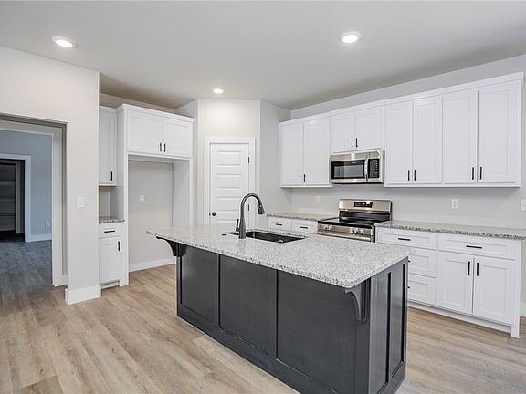 3rd image of 5 Longdon Ln