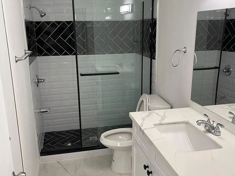 1525 E Appleton St #306 — Photo 6