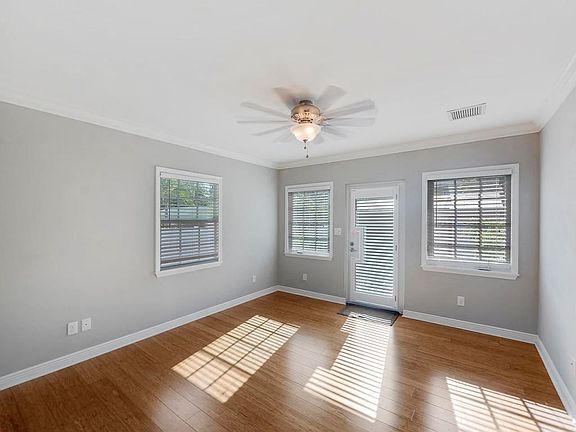 4th image of 230 N Palmway