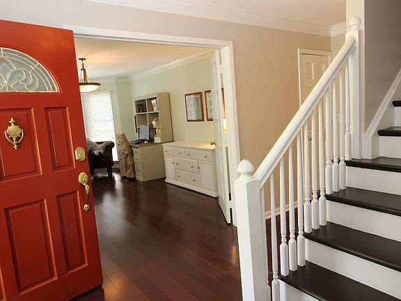 3rd image of 1060 Princeton Walk NE