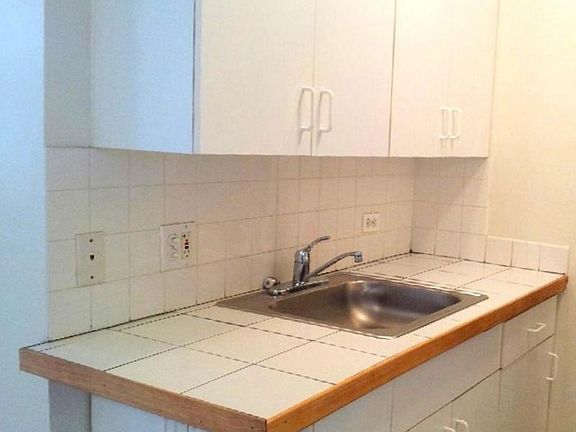 5th image of 4241 N Kenmore Ave Unit 101