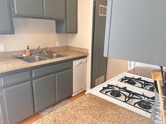 5th image of 833 S Orange Grove Ave APT 6