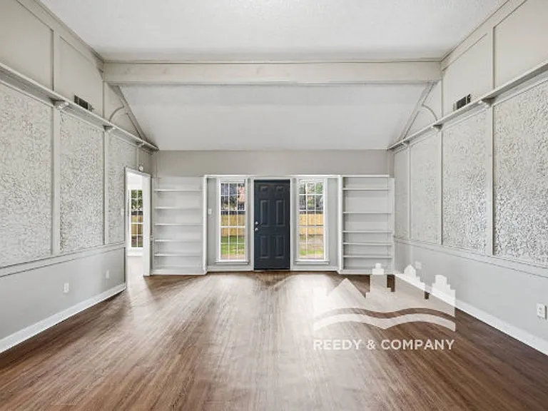 6213 Holly Park Dr — Photo 14