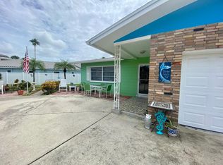 17029 1st St E, North Redington Beach, FL 33708