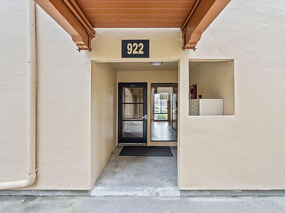 3rd image of 922 Beach Park Blvd APT 29