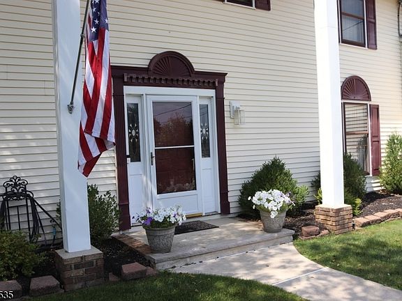 2nd image of 6 Pleasant Hill Rd