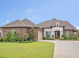 6095 Pelican Crossing Dr, Gonzales, LA 70737
