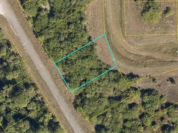 111 Holland Dr, Labelle, FL 33935