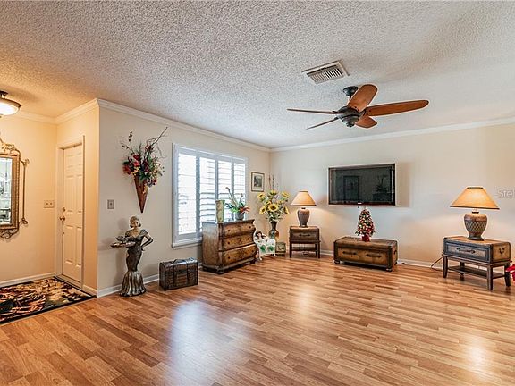 2nd image of 811 Bluewater Dr