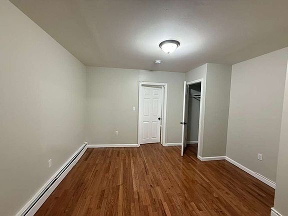 5th image of 139 Wilkinson Ave APT 1R