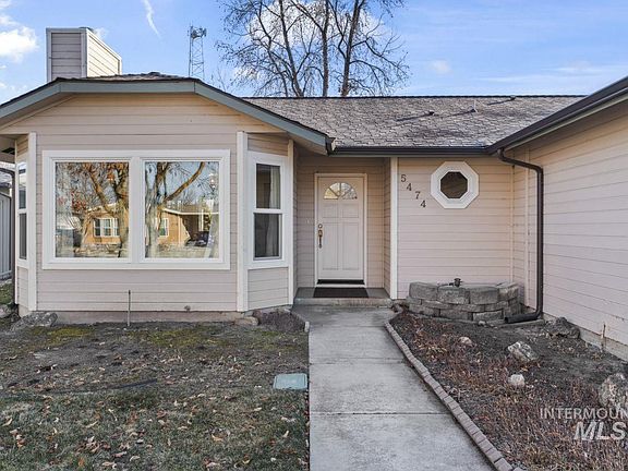 3rd image of 5474 N Willowlawn Way