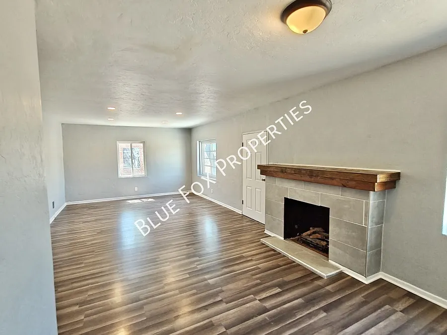 4124 East 1st Street — Photo 4
