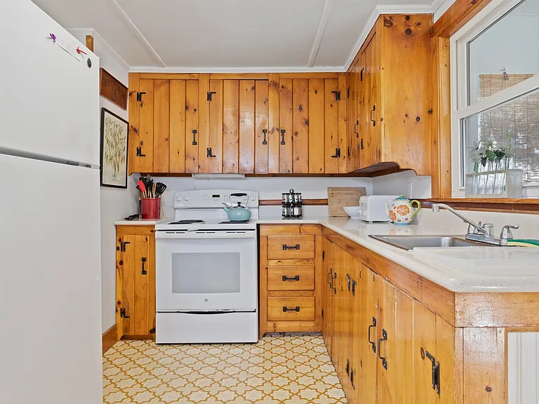 53 Foss Cir — Photo 15