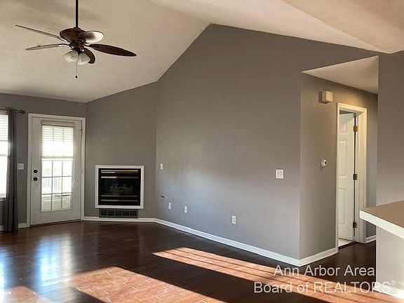 5th image of 1551 Oakfield Dr