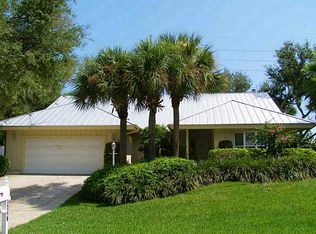 1240 Poitras Dr, Vero Beach, FL 32963
