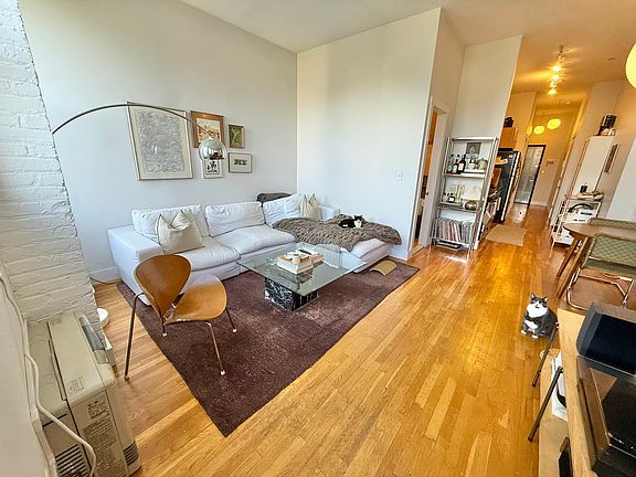 3rd image of 101 Jefferson Ave APT 4B