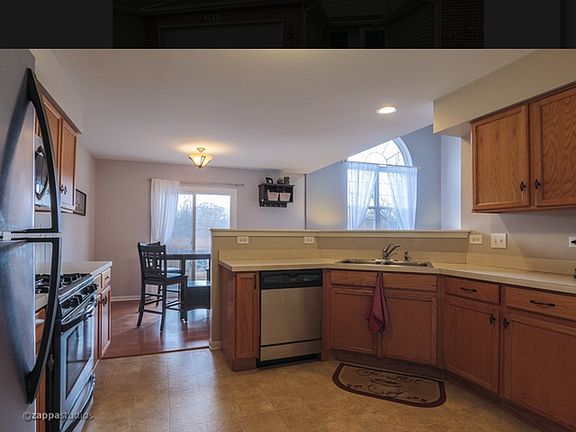 4th image of 285 Capitol Dr Unit B