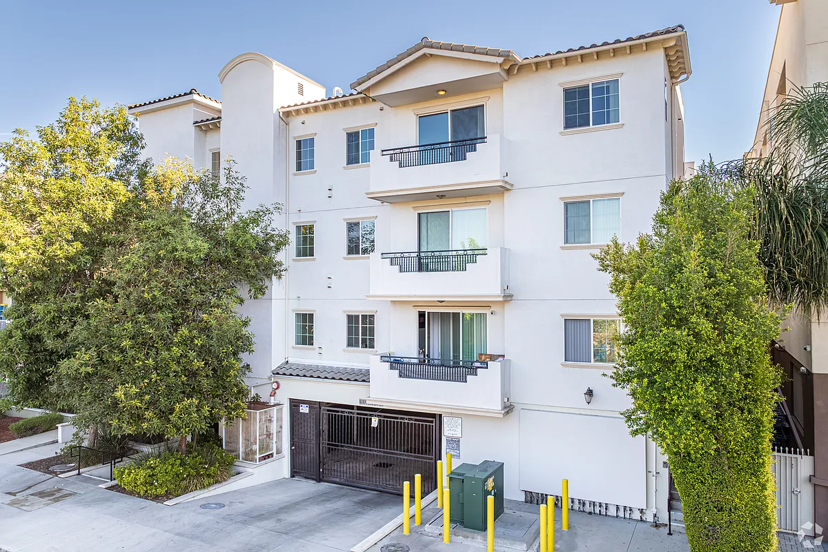 Building Photo - 7118 Amigo Ave #405