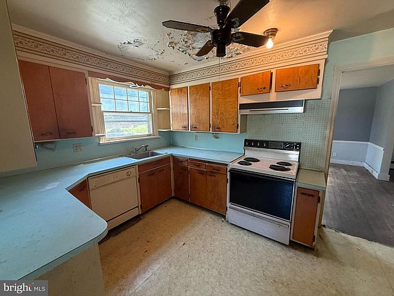 5th image of 1295 Colebrook Rd