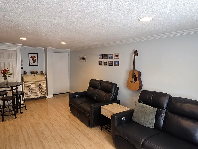 588 Main St #1D — Photo 4